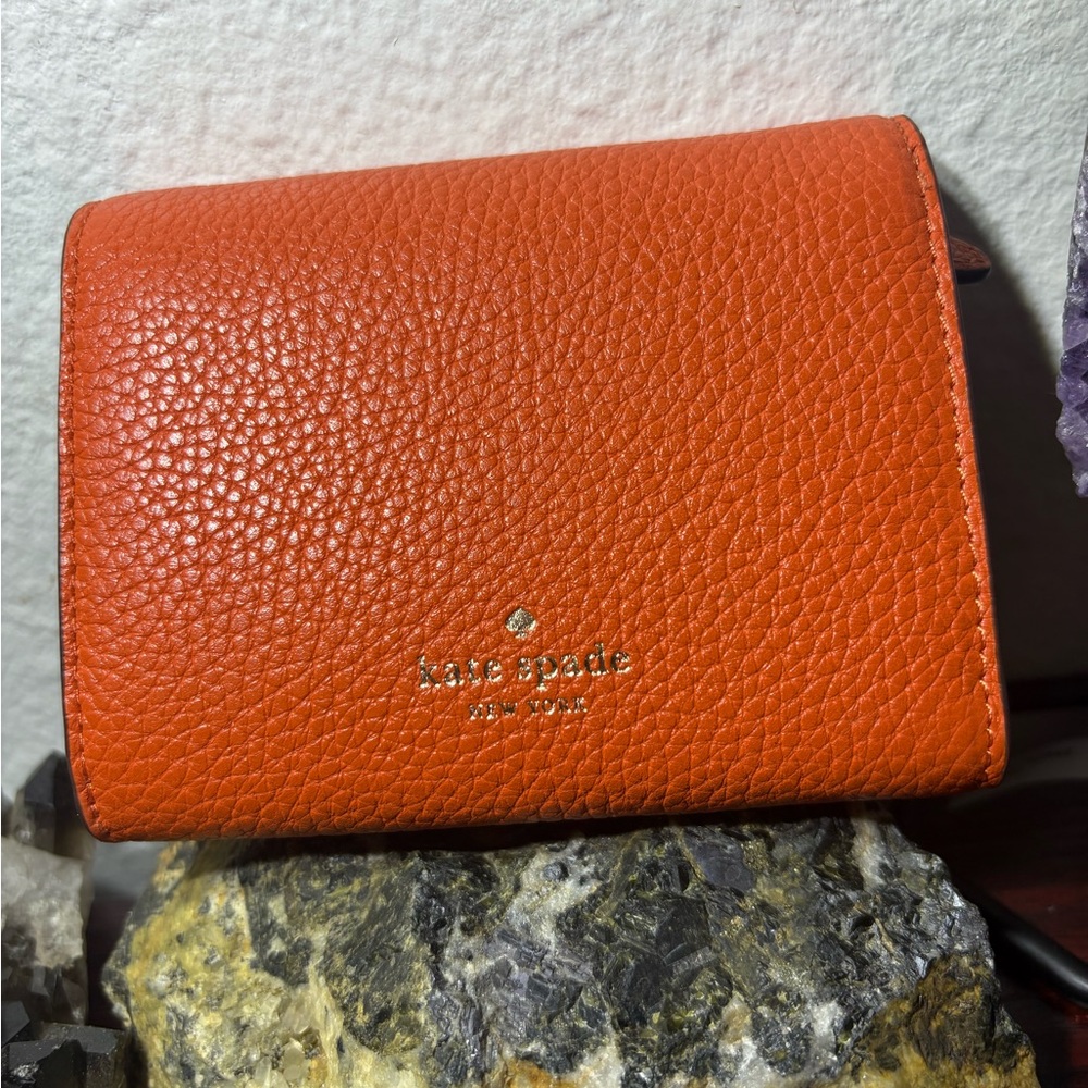 Kate Spade- Kayla Small L-Zip Wallet - Picture 4 of 6